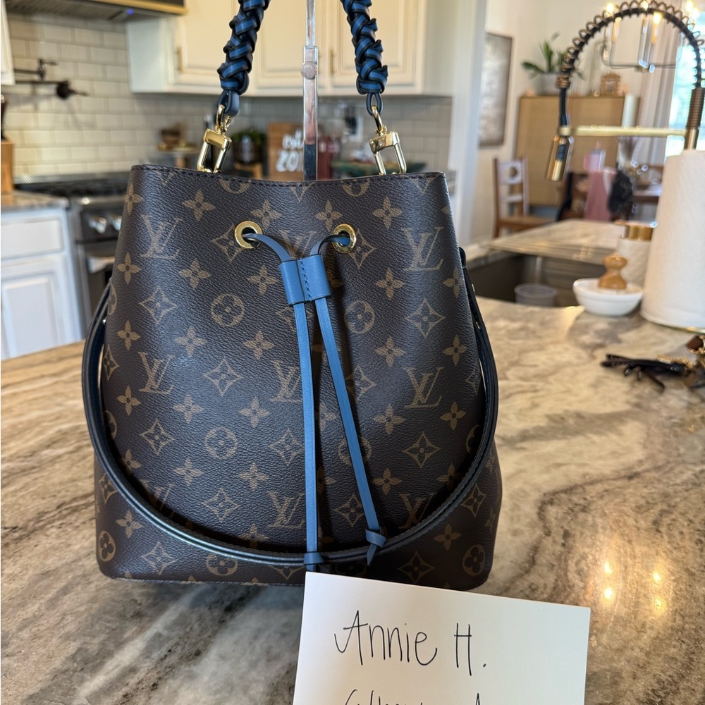 SOLD!!⚡️FLASH SALE⚡️🦋💙 Louis Vuitton Neonoe Bleu Jean 💙🦋